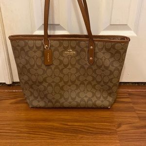 Coach Signature Tote